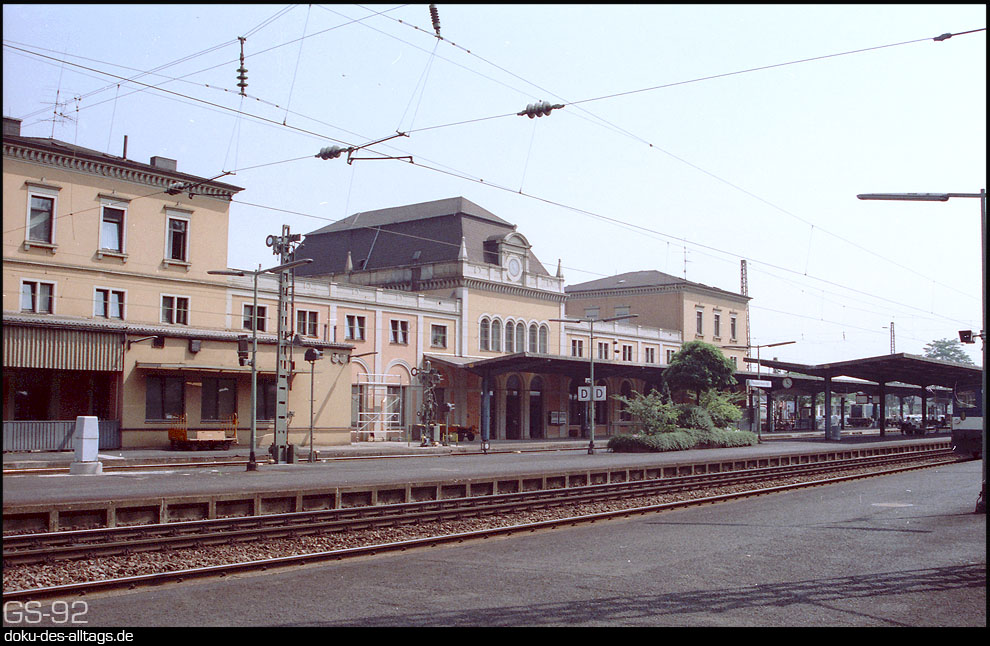 Strecken und Bahnhöfe